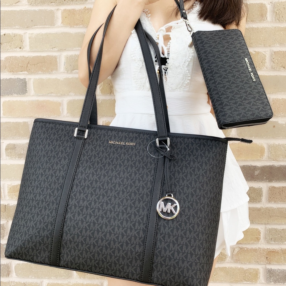 ‼️SALE‼️NWT Michael kors large tote Wallet Bundle - Picture 1 of 8